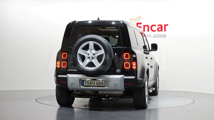 Land Rover Defender 2022 — 4