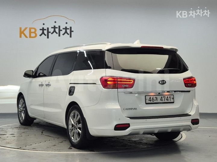 Kia Carnival 2019 — 2