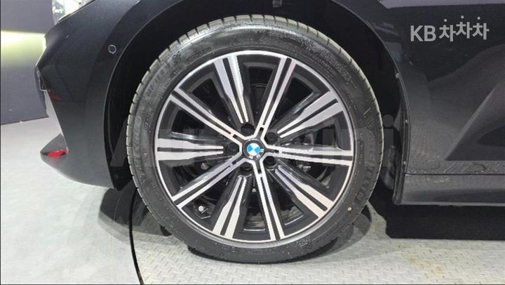 BMW 3 Series 2026 — 5