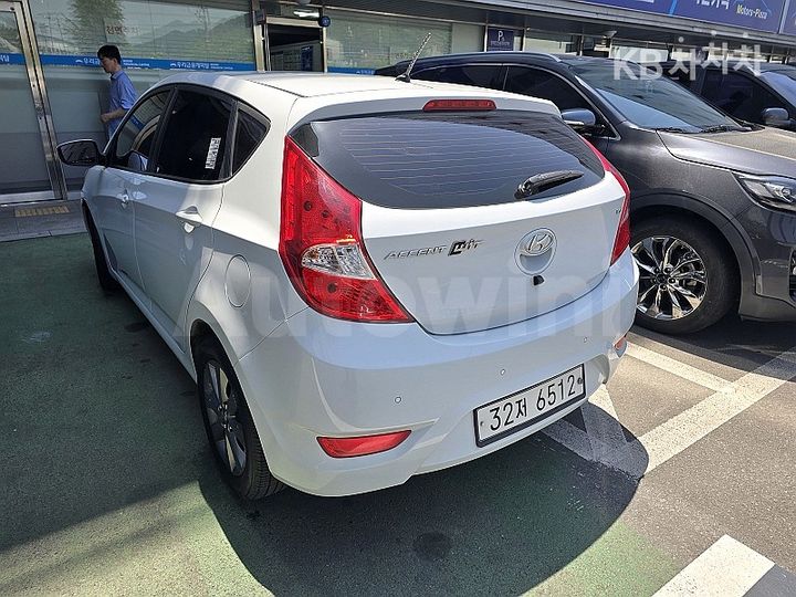 Hyundai Accent 2018 — 4