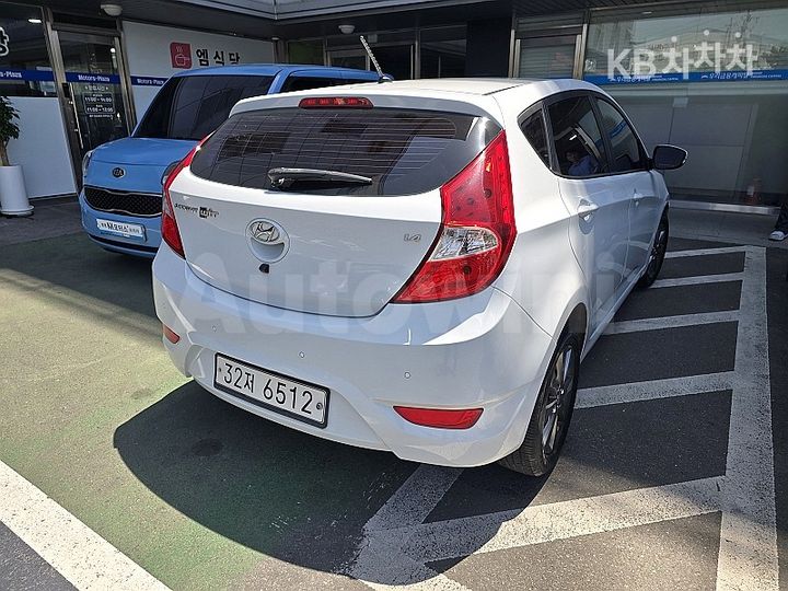Hyundai Accent 2018 — 5