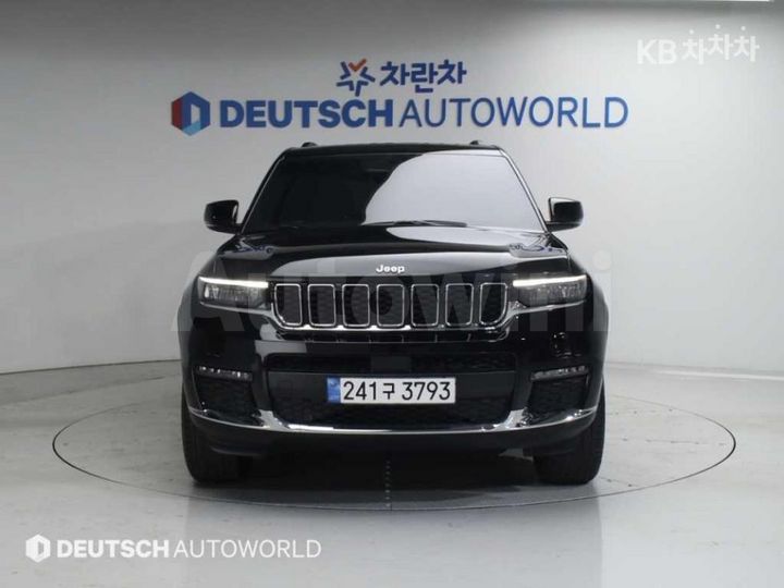 Jeep Cherokee 2023 — 3