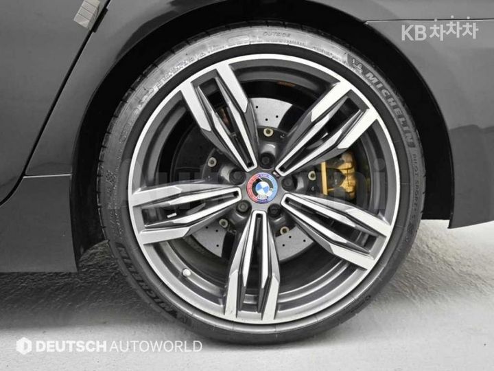 BMW M 2015 — 5