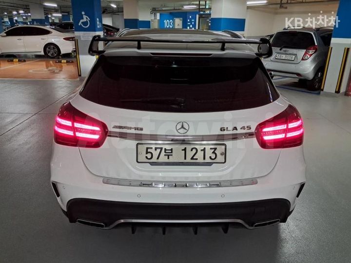 Mercedes Benz GLA Class