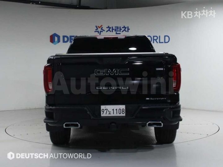 GMC Sierra 2023 — 4