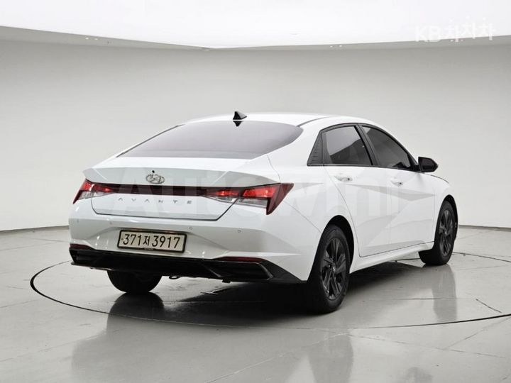 Hyundai Avante 2023 — 3