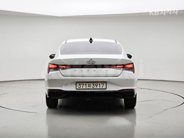 Hyundai Avante 2023 — 4