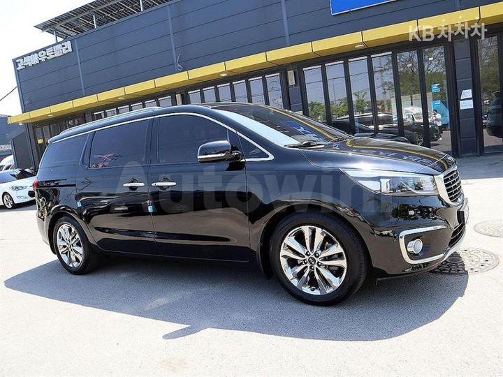Kia Carnival 2015 — 3