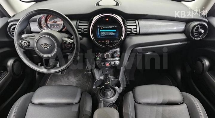 Mini Cooper 2020 — 3
