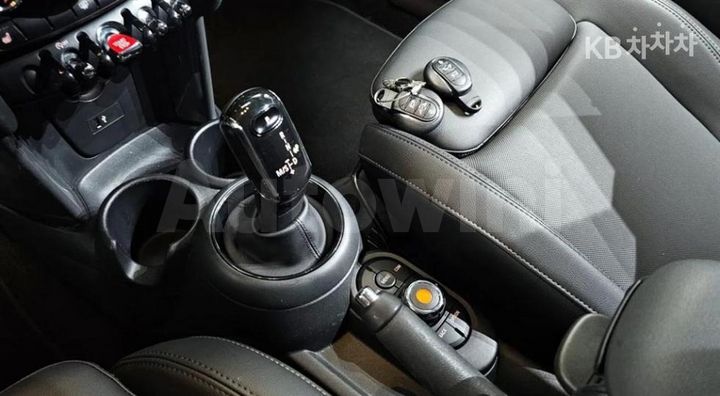 Mini Cooper 2020 — 5
