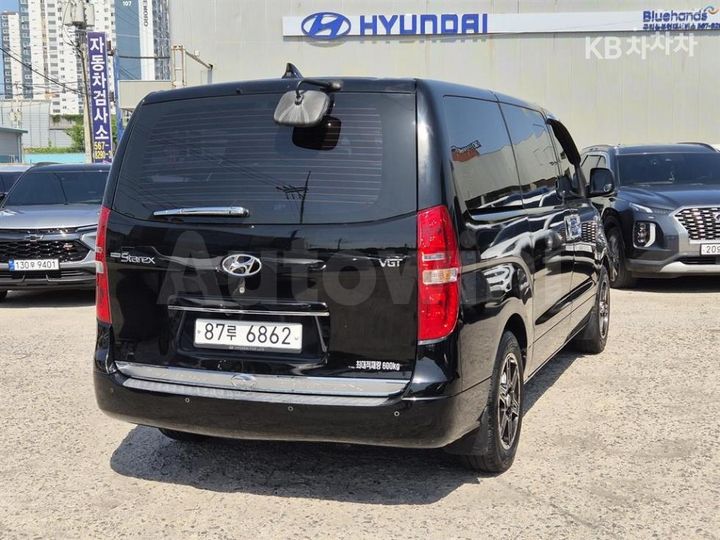 Hyundai Starex 2018 — 3