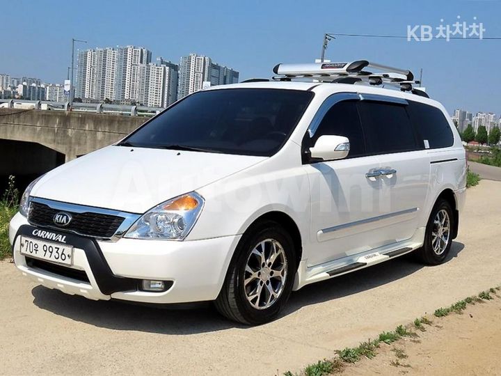 Kia Carnival 2013 — 2