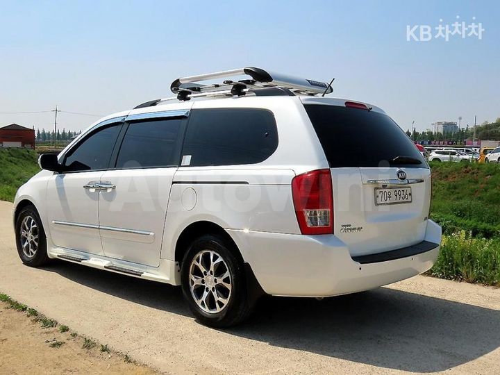 Kia Carnival 2013 — 3