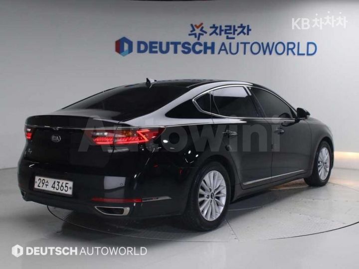 Kia K7 2018 — 2