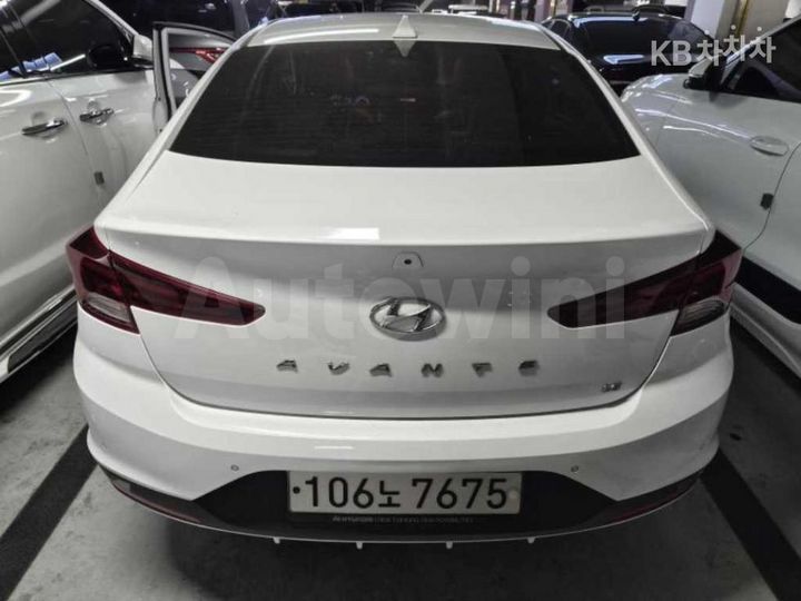 Hyundai Avante 2020 — 3