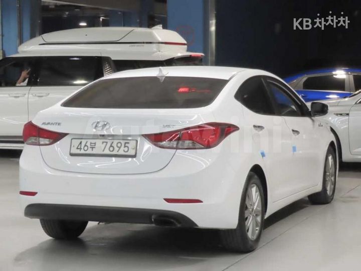 Hyundai Avante 2014 — 4