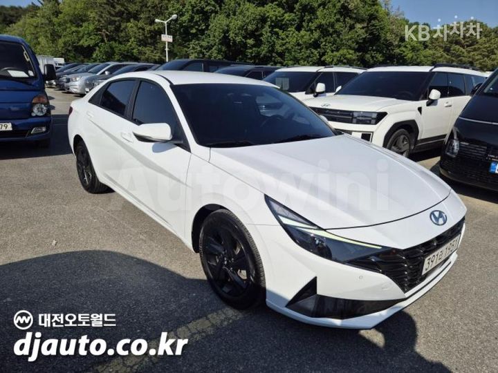 Hyundai Avante 2023 — 2
