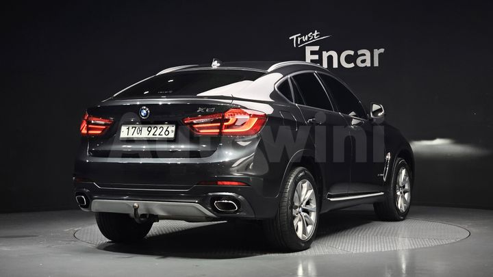 BMW X6 2017 — 2