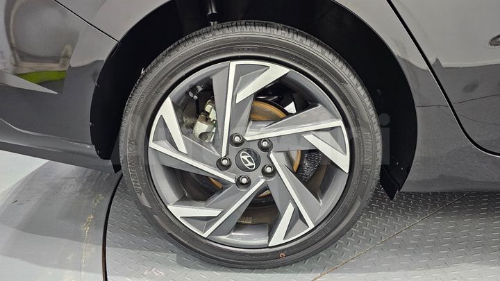 Hyundai Avante 2024 — 5