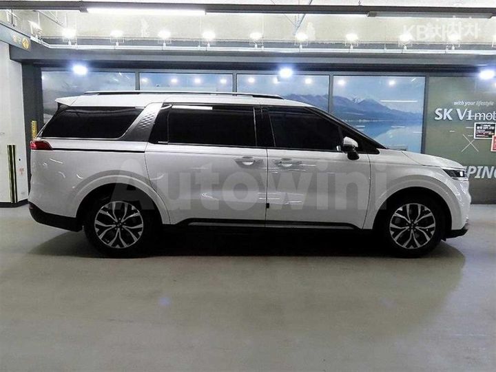 Kia Carnival 2021 — 3