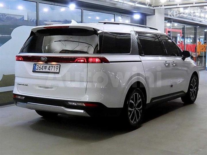 Kia Carnival 2021 — 4