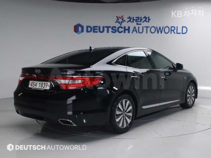 Hyundai Grandeur 2015 — 2