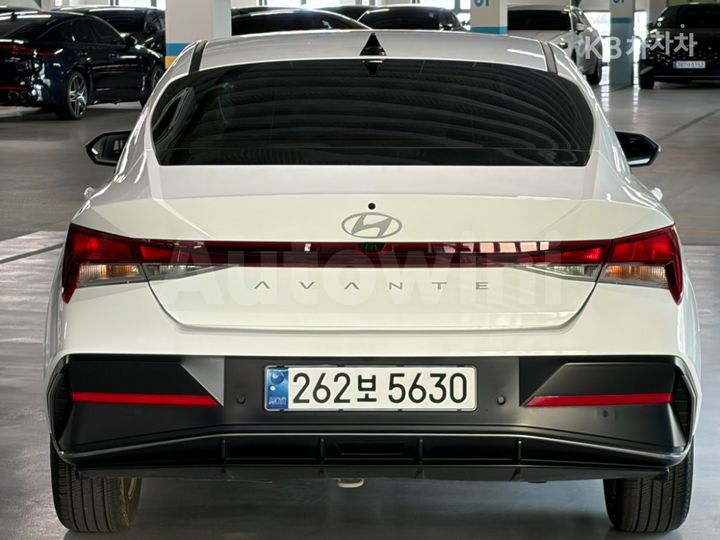 Hyundai Avante 2024 — 3