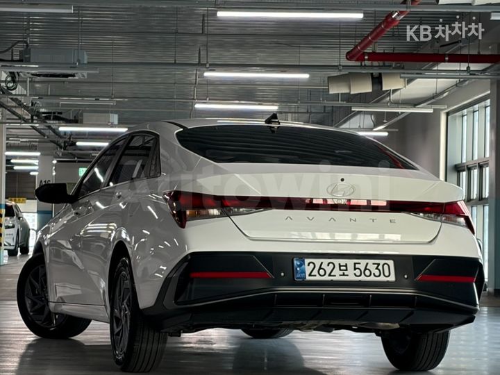 Hyundai Avante 2024 — 4