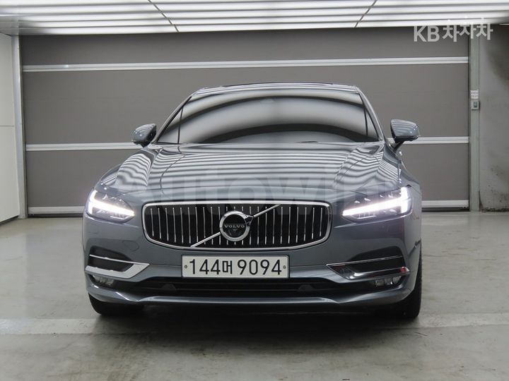 Volvo S90 2019 — 2