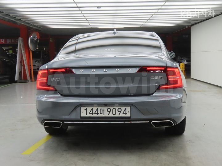 Volvo S90 2019 — 3
