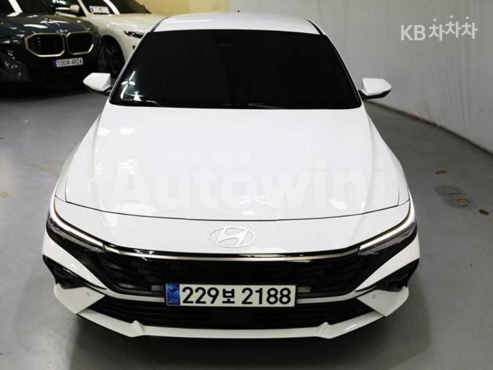 Hyundai Avante 2024 — 2
