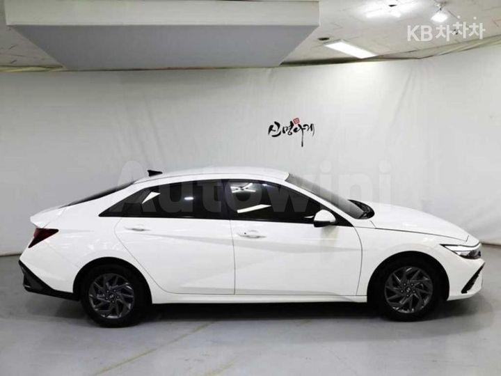 Hyundai Avante 2024 — 4