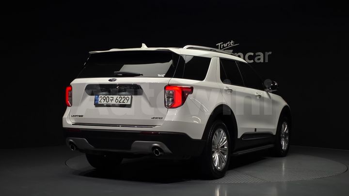 Ford Explorer 2021 — 2