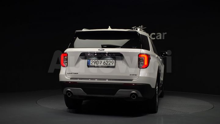 Ford Explorer 2021 — 4