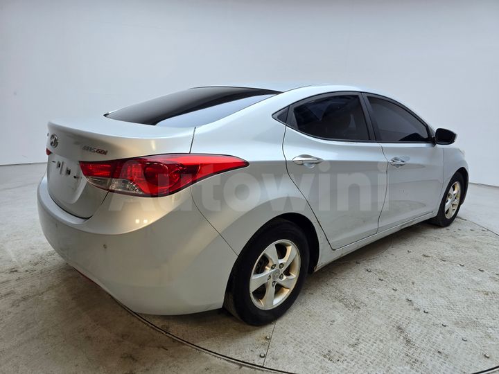 Hyundai Avante 2012 — 4