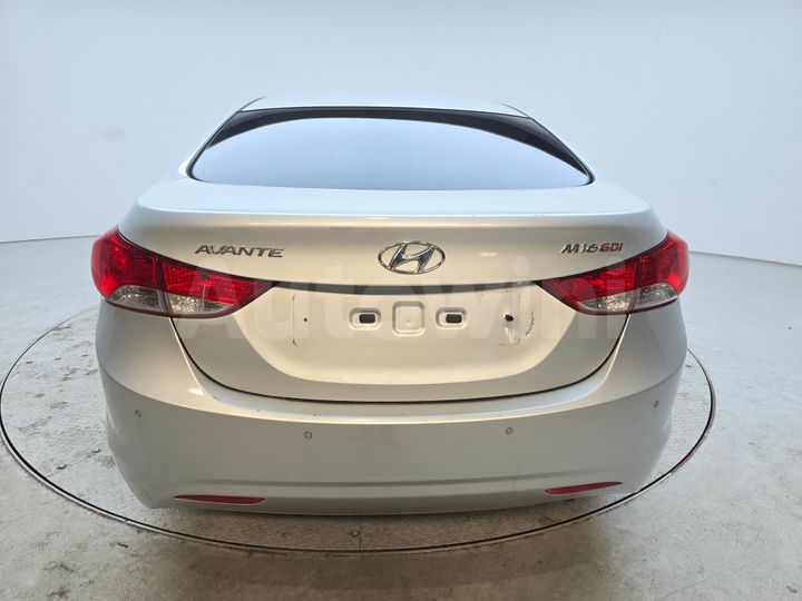 Hyundai Avante 2012 — 5