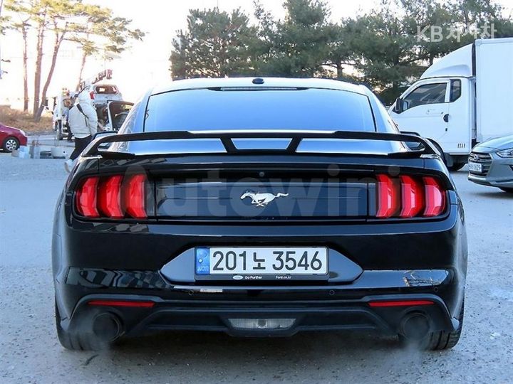 Ford Mustang 2018 — 4