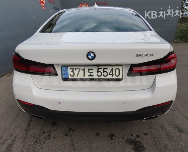 BMW 5 Series 2021 — 5