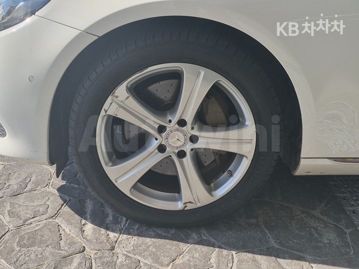 Mercedes Benz E Class 2017 — 2