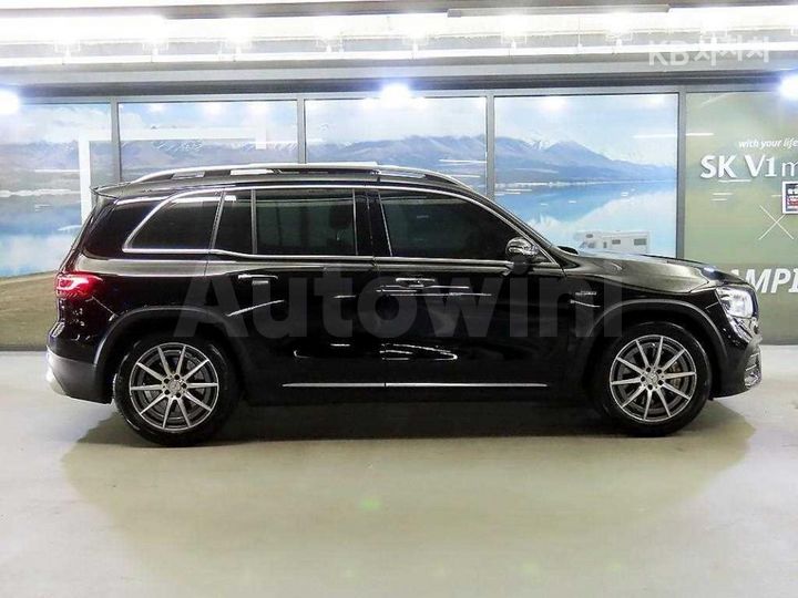 Mercedes Benz GLB Class 2021 — 3