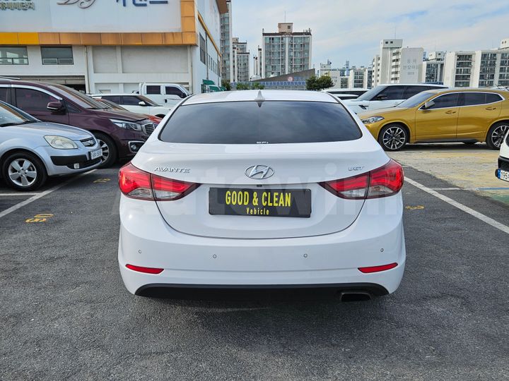 Hyundai Avante 2015 — 5