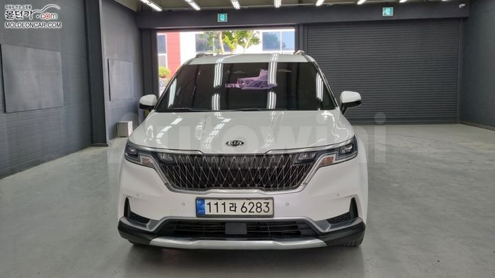 Kia Carnival 2021 — 3