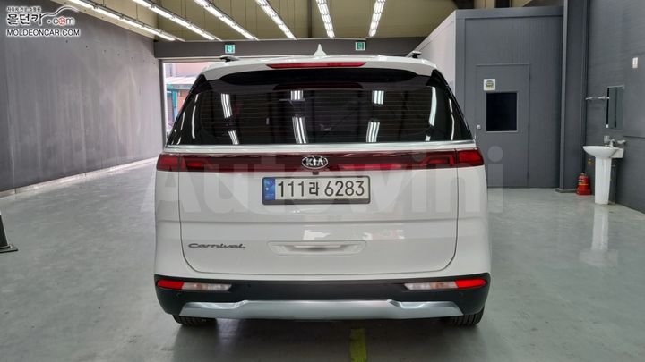 Kia Carnival 2021 — 4