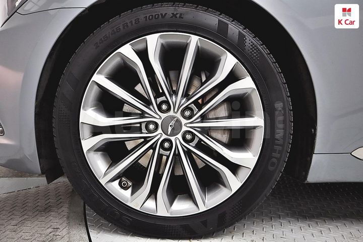 Hyundai Genesis