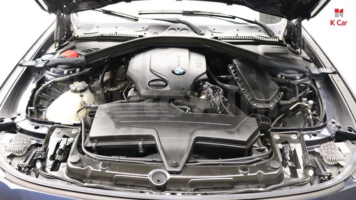 BMW 3 Series 2020 — 3