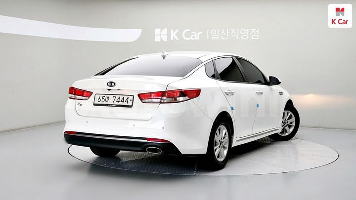Kia K5 2017 — 2