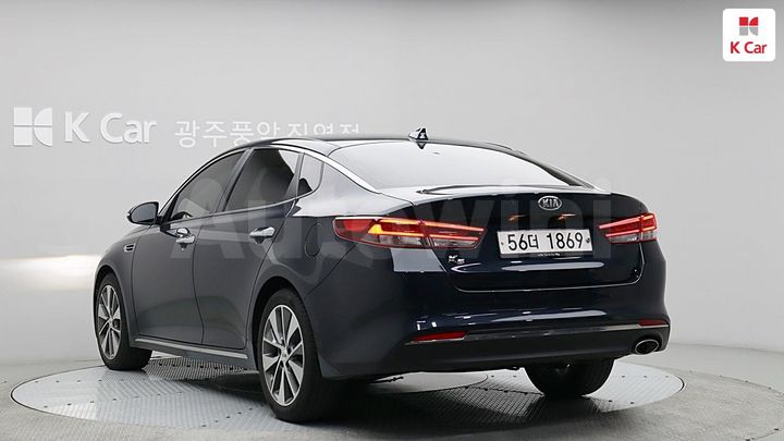Kia K5 2017 — 2