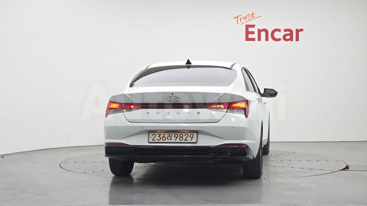 Hyundai Avante 2023 — 4