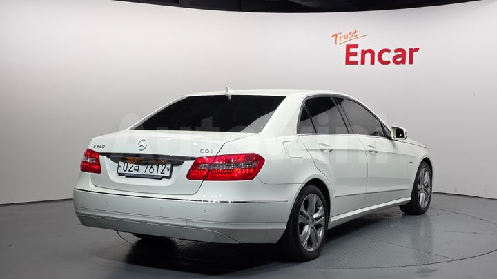 Mercedes Benz E Class 2011 — 2