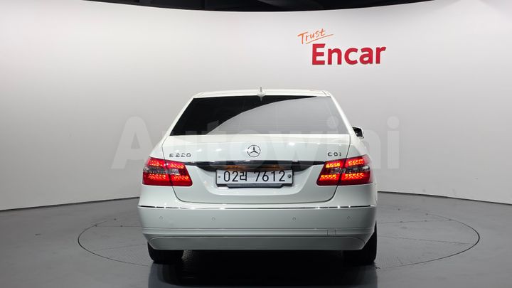 Mercedes Benz E Class 2011 — 4